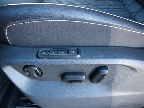 Certified 2025 Volkswagen Atlas SEL Premium R-Line image 16