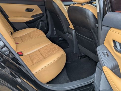 Used 2025 Nissan Sentra SV w/ SV Premium Package image 20