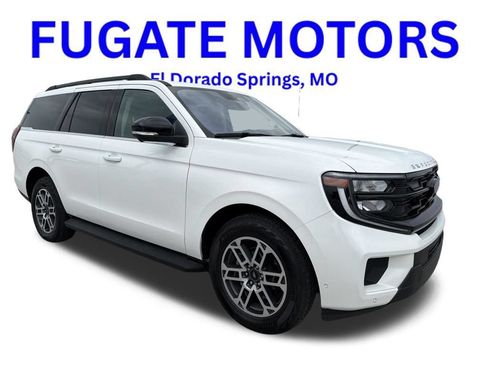 Used 2025 Ford Expedition Active AWD/4WD image 3