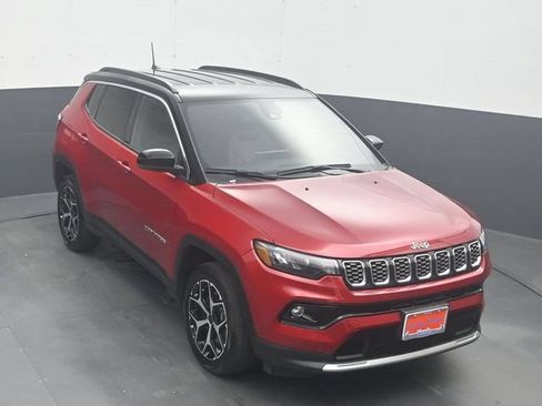 Used 2025 Jeep Compass Limited AWD/4WD image 19