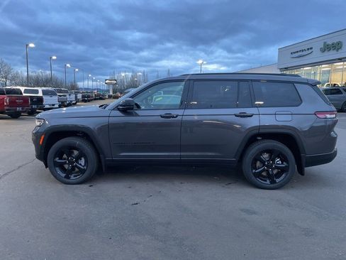 New 2025 Jeep Grand Cherokee L Altitude image 2