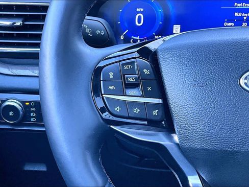 Certified 2022 Ford Explorer Platinum w/ Equipment Group 601A image 23