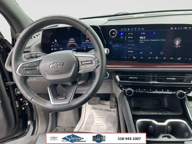 Used 2025 Chevrolet Traverse Z71 w/ LPO, Floor Liner Package AWD/4WD image 15