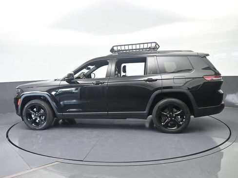 Used 2022 Jeep Grand Cherokee L Laredo RWD image 3
