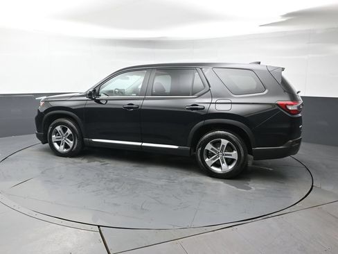 Used 2023 Honda Pilot EX-L image 3