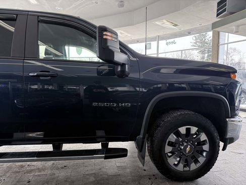Used 2021 Chevrolet Silverado 2500 LT w/ Convenience Package image 4