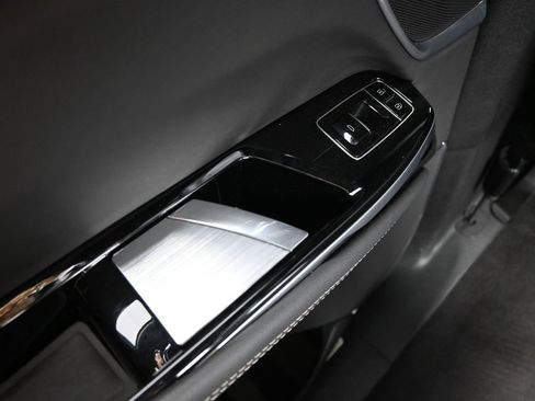 Used 2025 Cadillac Escalade ESV Premium Luxury image 45