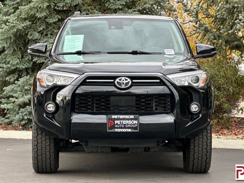 Used 2022 Toyota 4Runner SR5 Premium image 9