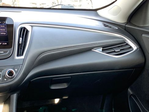 Used 2024 Chevrolet Malibu LT image 35