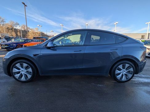 Used 2021 Tesla Model Y Long Range image 4