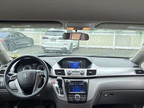 Used 2016 Honda Odyssey SE image 7