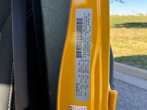 Used 2015 Jeep Wrangler Unlimited Rubicon w/ Connectivity Group image 14