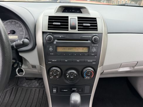 Used 2012 Toyota Corolla L FWD image 24