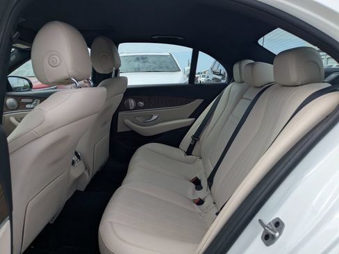 Used 2022 Mercedes-Benz E 350 Sedan image 12