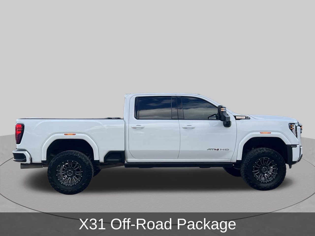 Used 2024 GMC Sierra 2500 AT4 w/ AT4 Premium Plus Package AWD/4WD image 6