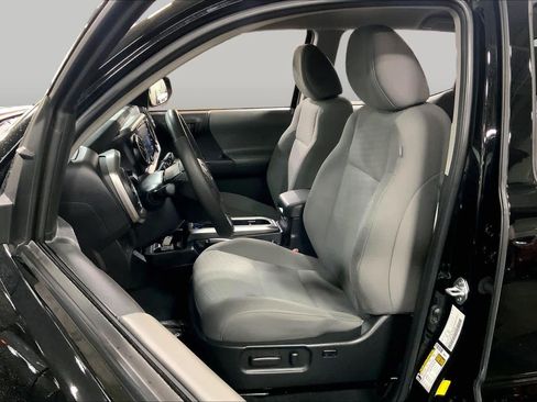 Certified 2023 Toyota Tacoma SR5 AWD/4WD image 8