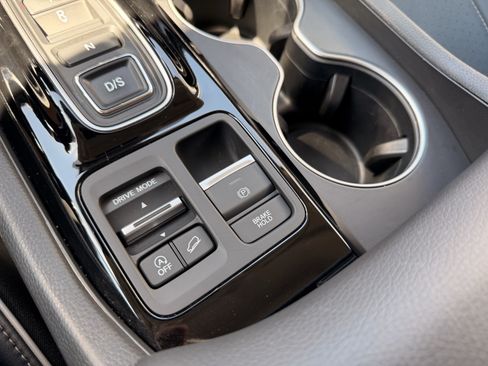 Used 2023 Honda Pilot Elite image 22