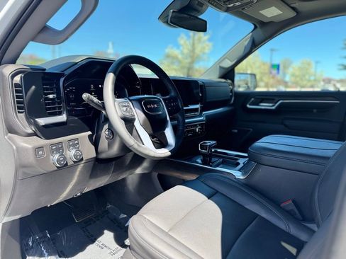 Used 2023 GMC Sierra 1500 SLT w/ SLT Premium Package AWD/4WD image 14