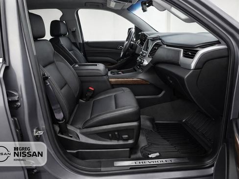 Used 2019 Chevrolet Tahoe LT w/ Luxury Package RWD image 11