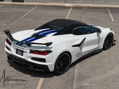 Used 2024 Chevrolet Corvette Z06 RWD image 23