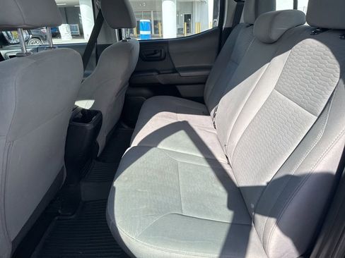 Used 2018 Toyota Tacoma SR image 8