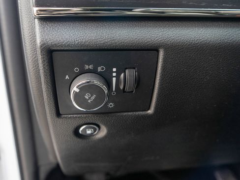 Used 2021 Jeep Grand Cherokee High Altitude AWD/4WD image 17
