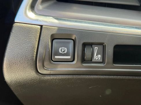 Used 2017 Cadillac XT5 Luxury AWD/4WD image 28