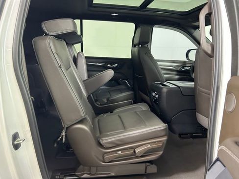 Used 2023 GMC Yukon XL Denali image 28