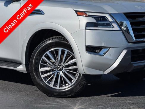 Used 2024 Nissan Armada SL w/ Captain's Chairs Package image 5