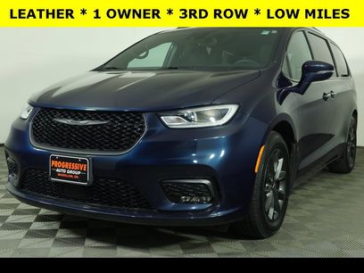 Used 2022 Chrysler Pacifica Touring-L w/ S Appearance Package