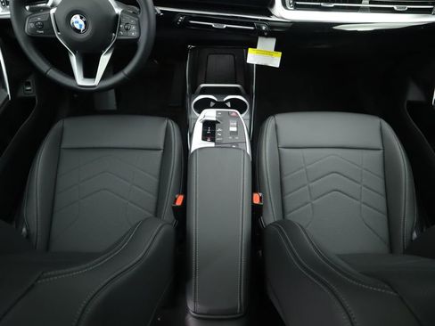 Used 2025 BMW X1 xDrive28i w/ Premium Package image 18