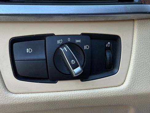 Used 2014 BMW 320i Sedan RWD image 17