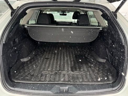 Used 2023 Subaru Outback Limited image 10