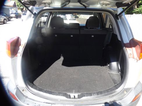 Used 2014 Toyota RAV4 LE AWD/4WD image 12