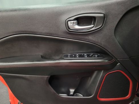 Used 2018 Jeep Compass Trailhawk w/ Cold Weather Group image 24