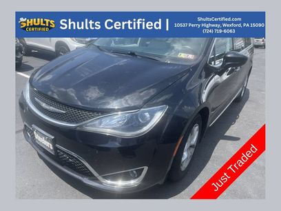 Used 2017 Chrysler Pacifica Touring-L w/ Tire & Wheel Group