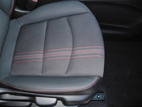 Certified 2022 Chevrolet Equinox RS FWD image 20