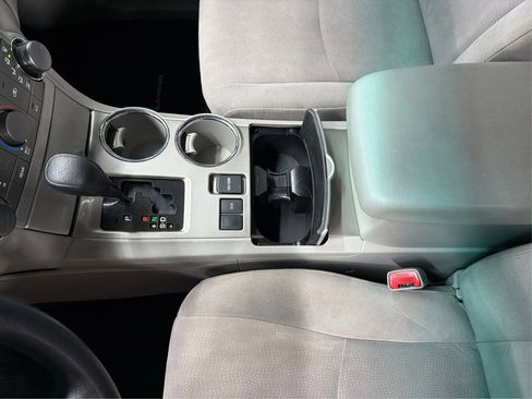 Used 2012 Toyota Highlander FWD image 28