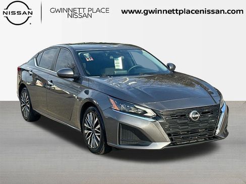 Certified 2023 Nissan Altima 2.5 SV image 3