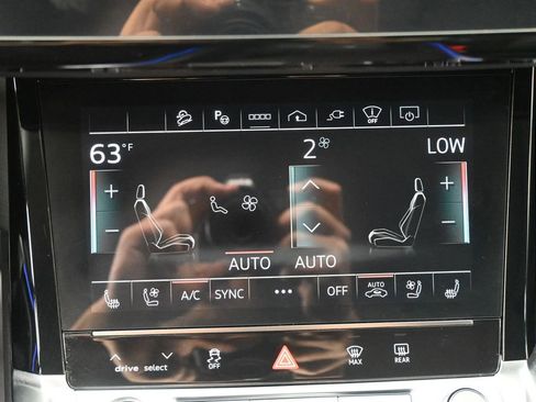 Used 2024 Audi Q8 e-tron Prestige w/ Prestige Package image 17