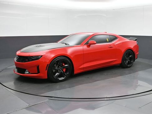 Used 2021 Chevrolet Camaro LT w/ RS Package image 3