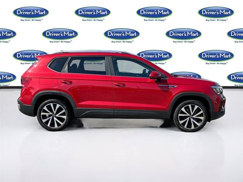 Used 2022 Volkswagen Taos SE FWD image 8