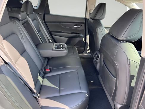 Used 2025 Nissan Murano SV FWD image 28
