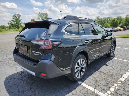 Used 2025 Subaru Outback Touring AWD/4WD image 18