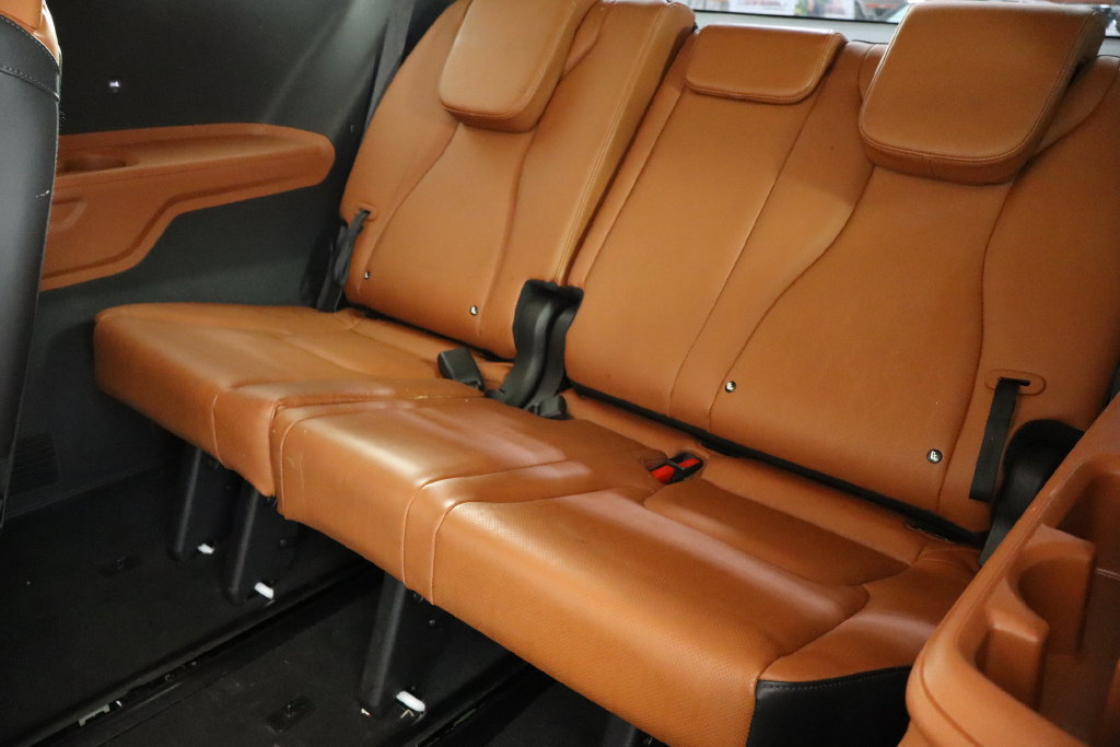 Used 2024 Kia Carnival SX FWD image 17