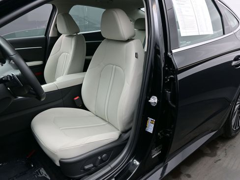 Certified 2025 Hyundai Sonata SEL image 12