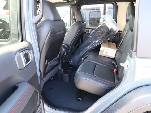 New 2026 Jeep Wrangler Unlimited Rubicon AWD/4WD image 19