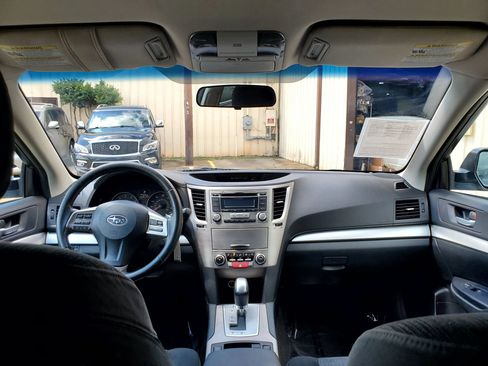 Used 2013 Subaru Outback 2.5i Premium w/ All-Weather Pkg AWD/4WD image 2
