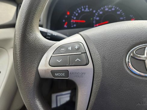 Used 2010 Toyota Camry Base 4dr Sedan 6A image 15