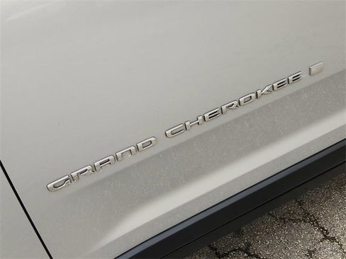 Used 2021 Jeep Grand Cherokee L Limited image 32